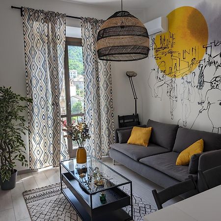 Bright Flat Just 10 Minutes From The City Centre Como Exteriér fotografie