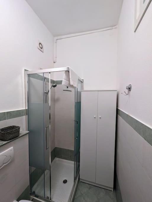Bright Flat Just 10 Minutes From The City Centre Como Exteriér fotografie