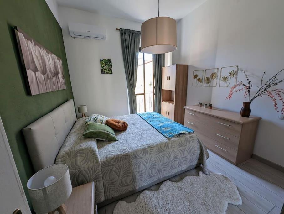 Bright Flat Just 10 Minutes From The City Centre Como Exteriér fotografie