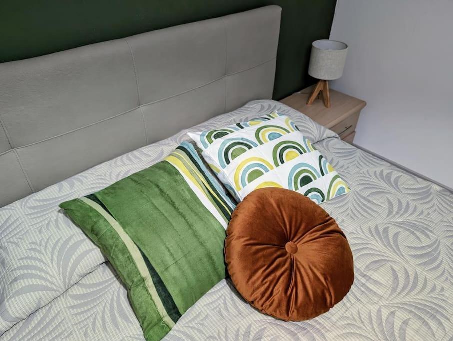 Bright Flat Just 10 Minutes From The City Centre Como Exteriér fotografie