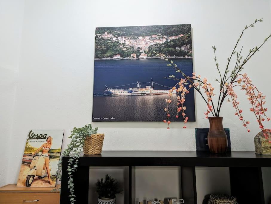 Bright Flat Just 10 Minutes From The City Centre Como Exteriér fotografie